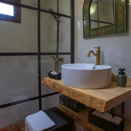 Madeira Black House By Madeira Island Ferienhaus *
