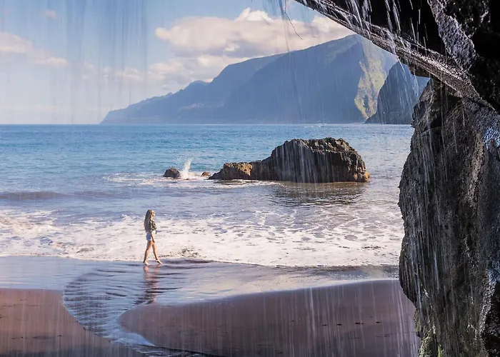 Madeira Black House By Madeira Island *