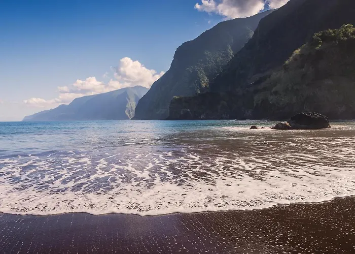 Prázdninový dům Madeira Black House By Madeira Island