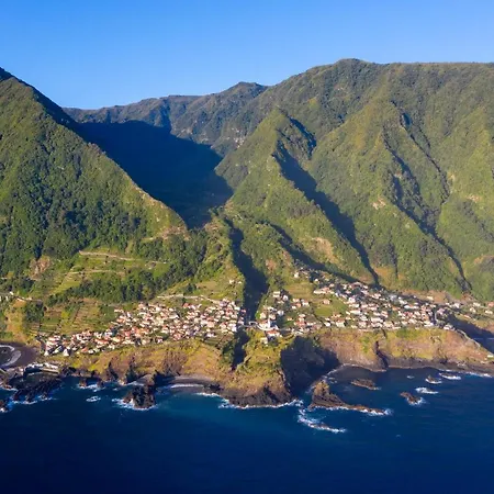 Madeira Black House By Madeira Island Vakantiehuis *