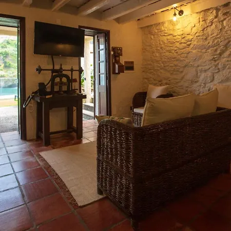 Madeira Black House By Madeira Island Сейшал